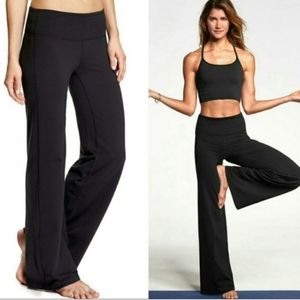 ATHLETA Flare Wide Leg Yoga Pants in Black M